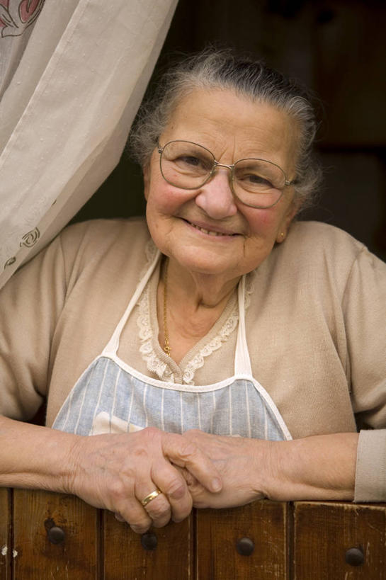 成年人,老年人,一个人,竖图,意大利,欧洲,仅一个女性,仅一个人,岛,古城,摄影,仅一个老年女性,西欧,地中海文化,南欧,肖像,意大利文化,撒丁岛,阿尔盖罗,老年女性,女人,女性,彩图