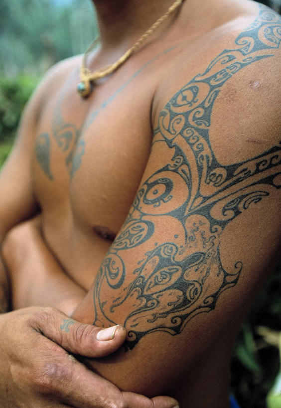 一个人,竖图,纹身,摄影,热带气候,大洋洲,法属波利尼西亚,法属玻利尼西亚,南太平洋,太平洋岛屿,彩图,法国海外领土