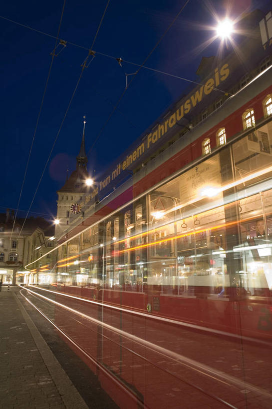 无人,竖图,室外,夜晚,运动模糊,城市,瑞士,欧洲,首都,伯尔尼,缆车,摄影,西欧,彩图