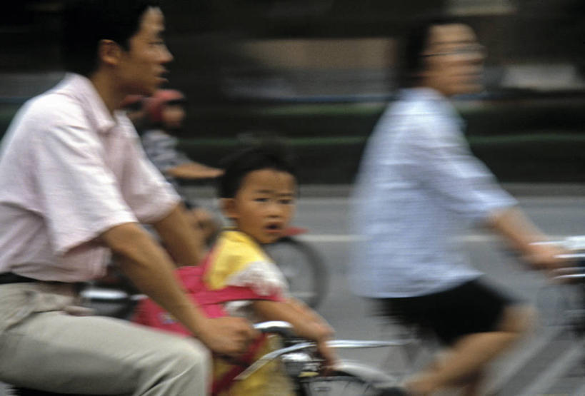 儿童,家庭,父亲,横图,自行车,亚洲,温暖,温馨,一家人,摄影,和睦,彩图,融洽