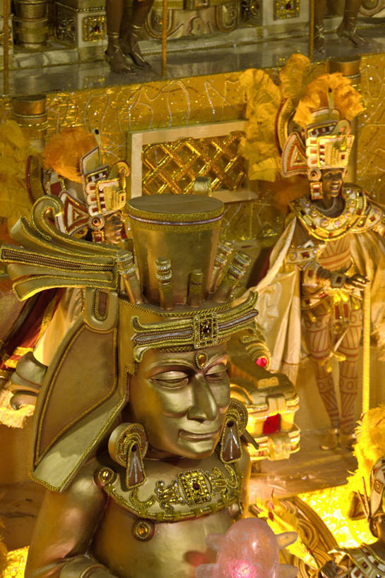 西方人,无人,竖图,城市,道路,街道,路,公路,巴西,欧洲,狂欢节,欧洲人,表演,装饰,交通,车,交通工具,南美,摄影,彩车,华丽,修饰,点缀,拉丁美洲,载具,里约热内卢,游行,衬托,美观,雅致,雅观,巴西文化,白种人,马路,彩图,里约狂欢节,白色人种,高加索人种,欧罗巴人种