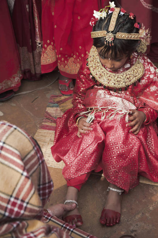 儿童,一个人,竖图,室外,纯洁,珠宝,尼泊尔,亚洲,仅一个女性,仅一个人,首都,小孩,仅一个小孩,可爱,童年,童趣,人体,摄影,宗教,肖像,作画,足,童真,烂漫,无邪,加德满都,喜马拉雅山脉,天真,女孩,女人,女性,孩子,彩图,装扮,女生,杜巴广场