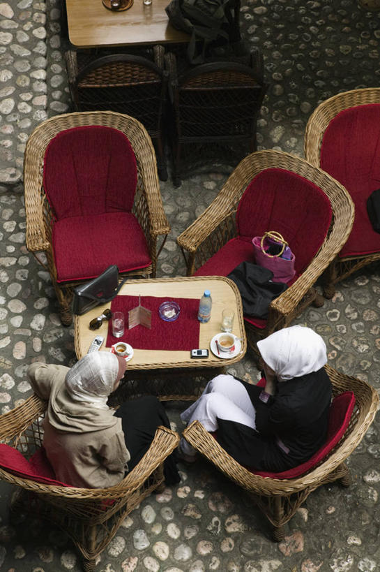 成年人,竖图,俯视,城市,欧洲,首都,摄影,巴尔干,东欧,萨拉热窝,女人,彩图,高角度拍摄,咖啡馆,波斯尼亚和黑塞哥维那