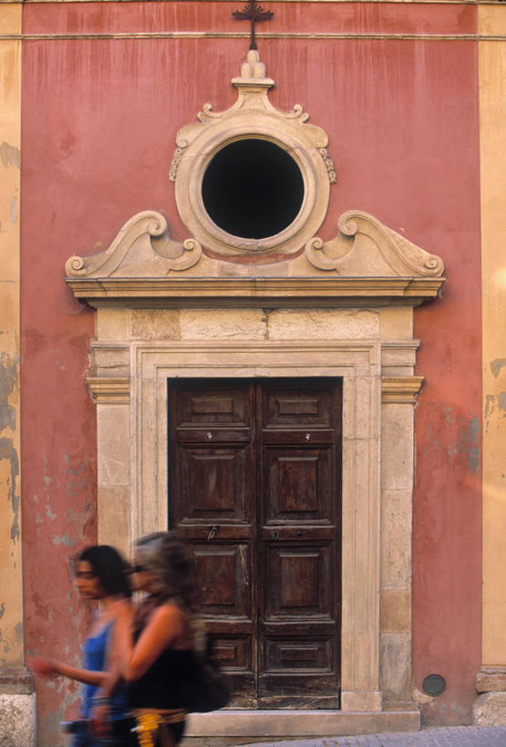 成年人,两个人,教堂,竖图,运动模糊,城市,建筑,意大利,欧洲,乡村,城镇,门口,摄影,西欧,南欧,意大利文化,乌比诺,女人,彩图