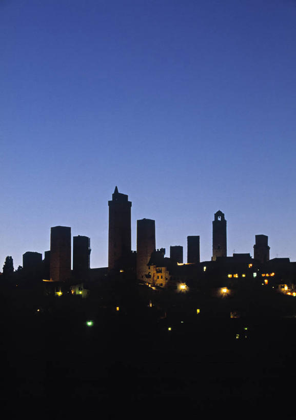 无人,竖图,山,建筑,意大利,欧洲,乡村,塔,黄昏,摄影,西欧,南欧,剪影,意大利文化,托斯卡纳区,圣吉米尼亚诺,彩图