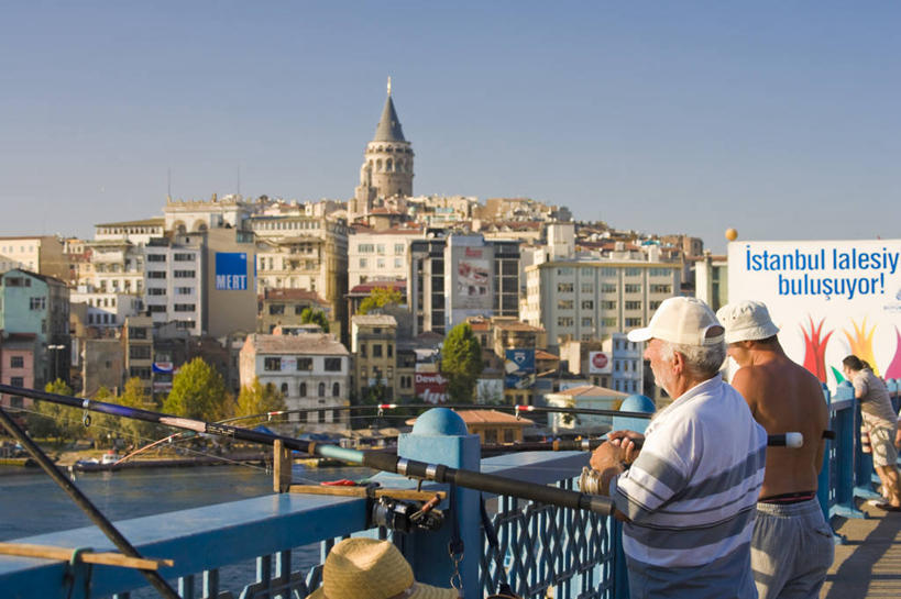 成年人,横图,室外,度假,美景,城市风光,城市,欧洲,亚洲,景观,娱乐,享受,休闲,景色,放松,摄影,伊斯坦布尔,金角湾,博斯普鲁斯海峡,男人,彩图,钓鱼