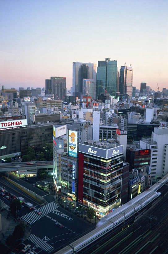 无人,办公室,竖图,室外,商务,天际线,城市,火车,东京,日本,亚洲,日本文化,首都,图像,列车,车,黄昏,交通工具,办公大楼,运输,摄影,载具,高速列车,本州,金融区,彩图,铁路列车