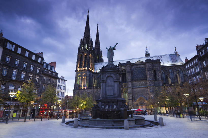 教堂,横图,室外,夜晚,旅游,法国,欧洲,黄昏,摄影,宗教,西欧,奥弗涅,多姆山,彩图,大教堂