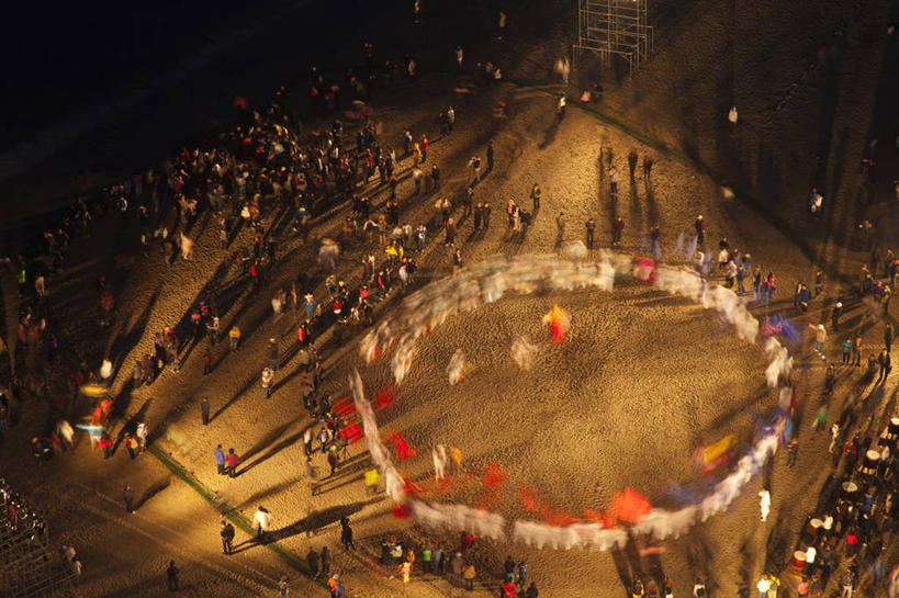 横图,俯视,室外,夜晚,运动模糊,旅游,城市,釜山,韩国,亚洲,许多人,一群人,摄影,群众,东亚,庆尚南道,朝鲜半岛,彩图,高角度拍摄,舞蹈