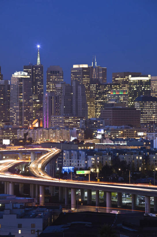 无人,竖图,俯视,室外,夜晚,长时间曝光,旅游,天际线,城市,建筑,路,公路,美国,黄昏,摄影,太平洋,北美,加利福尼亚,市区,旧金山,美国人,彩图,高角度拍摄,旅行,北加利福尼亚州