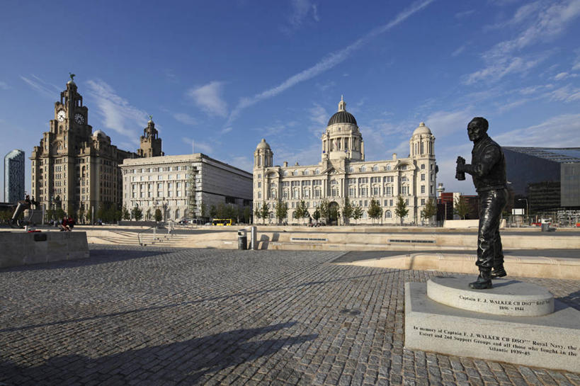 横图,室外,白天,度假,信心,美景,城市风光,城市,建筑,英国,欧洲,雕像,景观,娱乐,英格兰,地标建筑,享受,休闲,景色,放松,摄影,西欧,保险,大不列颠,英国文化,大不列颠及北爱尔兰联合王国,大不列颠及爱尔兰联合王国,首府,英吉利,利物浦,皇家利物大厦,利物浦市,墨西塞德郡,默西塞德,默西赛德郡,美惠三女神,钟,彩图,大不列颠王国,大英帝国,联合王国,日不落帝国,传统文化,联合国教科文组织