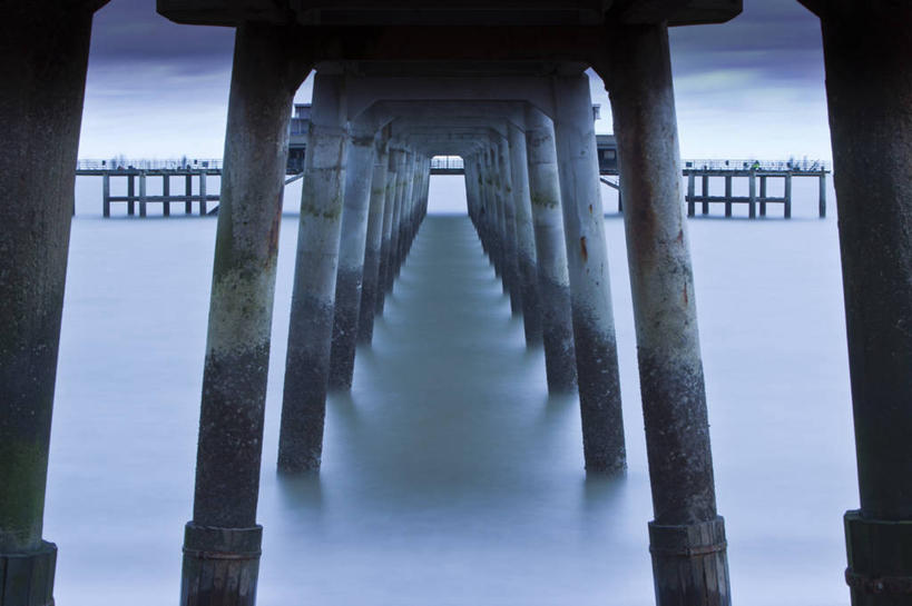 无人,码头,横图,室外,白天,长时间曝光,旅游,度假,海洋,英国,欧洲,柱子,海岸线,河岸,城镇,娱乐,英格兰,享受,休闲,放松,同意,摄影,英国文化,英吉利海峡,海滩,彩图