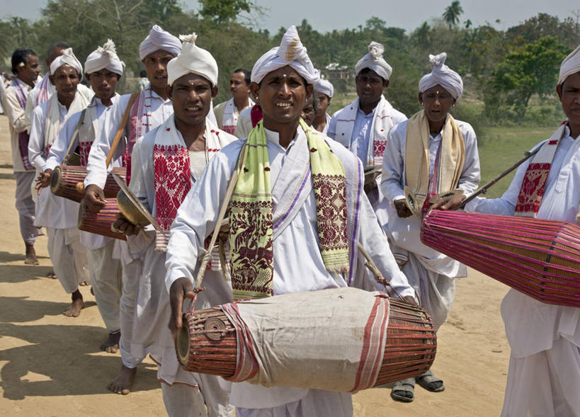 成年人,横图,室外,白天,印度,头巾,钹,鼓,围巾,摄影,宗教,游行,典礼,印度文化,印度教,鼓手,阿萨姆,印度次大陆,湿婆,男人,彩图,朝拜者