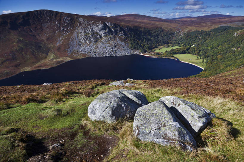 无人,横图,室外,白天,旅游,度假,湖,美景,爱尔兰,欧洲,地形,景观,巨石,娱乐,自然,享受,休闲,景色,放松,摄影,自然风光,爱尔兰共和国,伦斯特省,威克洛郡,岩石,彩图