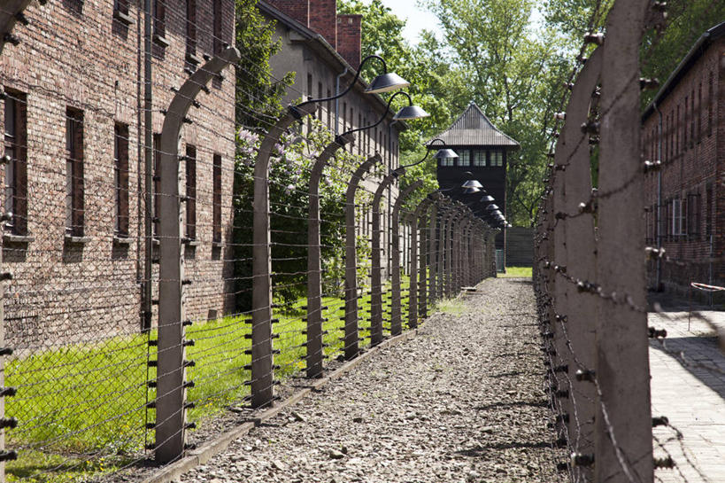 无人,博物馆,横图,室外,白天,欧洲,波兰,篱笆,摄影,死亡,第二次世界大战,集中营,奥斯维辛,克拉科夫,彩图,纳粹主义,大屠杀,带刺铁丝网