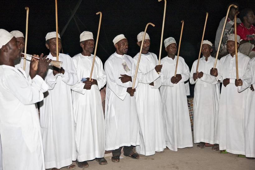 成年人,横图,生日,非洲,肯尼亚,庆祝,长袍,小号,白色,摄影,宗教,伊斯兰教,非洲文化,阿伦岛,预言家,男人,彩图,旅行,舞蹈,传统文化