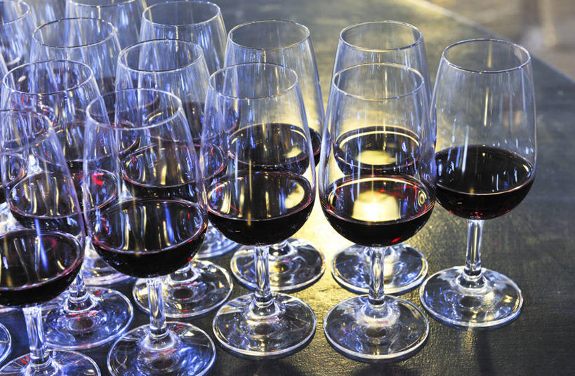 葡萄酒,无人,横图,室内,白天,葡萄牙,欧洲,许多,装饰,很多,饮食,酒窖,饮料,地标建筑,红葡萄酒,摄影,葡萄酒杯,品酒,伊比利亚半岛,新特拉,玻璃杯,彩图,传统文化