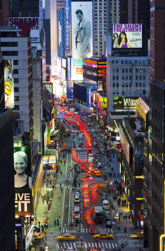 竖图,室外,运动模糊,长时间曝光,城市,道路,街道,路,霓虹灯,公路,纽约,美国,曼哈顿,交通,广告,黄昏,摄影,照亮,北美,北美洲,美洲,百老汇,纽约市,纽约州,帝国之州,帝国州,北亚美利加洲,亚美利加洲,曼哈顿时代广场,马路,彩图,旅行,美利坚合众国,曼哈顿区,纽约县,曼哈顿岛