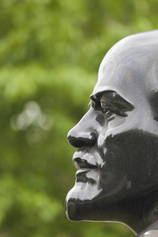 无人,竖图,室外,特写,白天,侧面,雕塑,俄罗斯,标志,雕像,符号,首都,历史,标识,一个,地标建筑,摄影,单个,部分,领导,莫斯科,列宁,性别符号,共产主义,美术工艺,把握,彩图,男性符号,俄罗斯文化,掌控