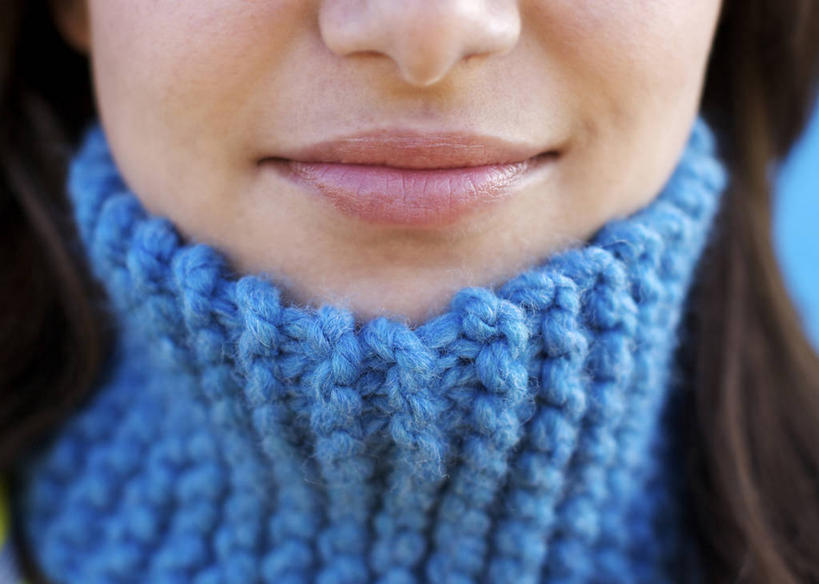 成年人,嘴,一个人,微笑,横图,室外,特写,白天,幸福,美国,仅一个女性,围巾,摄影,部分,羊毛,加利福尼亚,圣地牙哥市,女人,口,口腔,嘴巴,嘴唇,彩图,高领毛衣,对焦