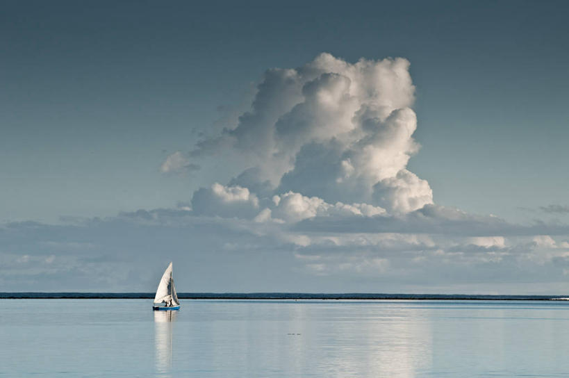 帆船,无人,横图,室外,白天,旅游,度假,海洋,美景,船,库克群岛,漂浮,景观,水平线,云,娱乐,风景,天空,自然,交通工具,享受,休闲,景色,放松,摄影,航海,宁静,热带气候,自然风光,载具,潟湖,拉罗汤加岛,彩图
