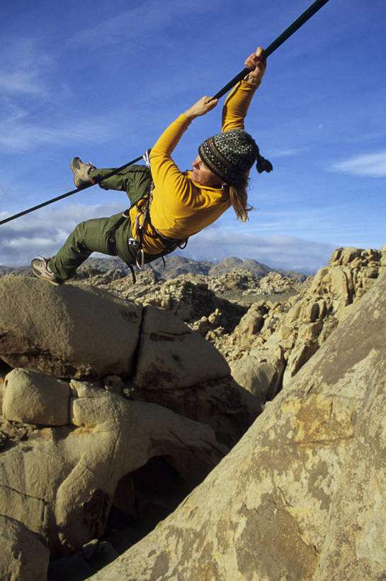 成年人,一个人,攀登,竖图,室外,白天,风险,攀岩,美国,仅一个女性,极限运动,绳子,摄影,保护,北美,北美洲,加利福尼亚,美洲,户外活动,北亚美利加洲,亚美利加洲,丝兰,女人,女性,爬山,彩图,美利坚合众国,白色人种