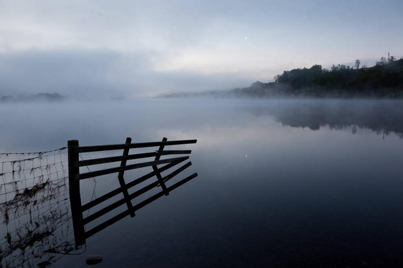 无人,栏杆,横图,室外,湖,美景,山,雾,英国,反射,景观,天气,苏格兰,中环,风景,天空,自然,景色,摄影,宁静,早晨,自然风光,彩图