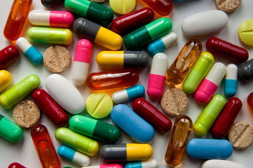 无人,横图,俯视,特写,白色背景,罗马尼亚,许多,药丸,首都,很多,胶囊,摄影,多样,选择,布加勒斯特,彩图,高角度拍摄,影棚拍摄