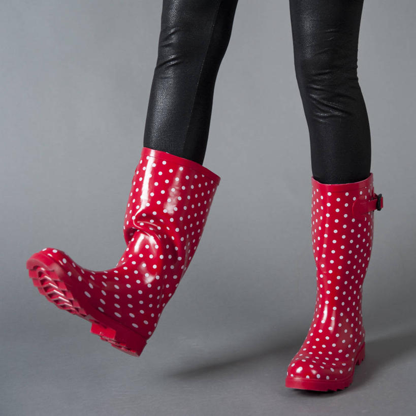 成年人,一个人,方图,特写,时尚,挪威,仅一个女性,灰色背景,雨鞋,斑点,首都,灰色,个性,摄影,生活方式,奥斯陆,彩图,影棚拍摄