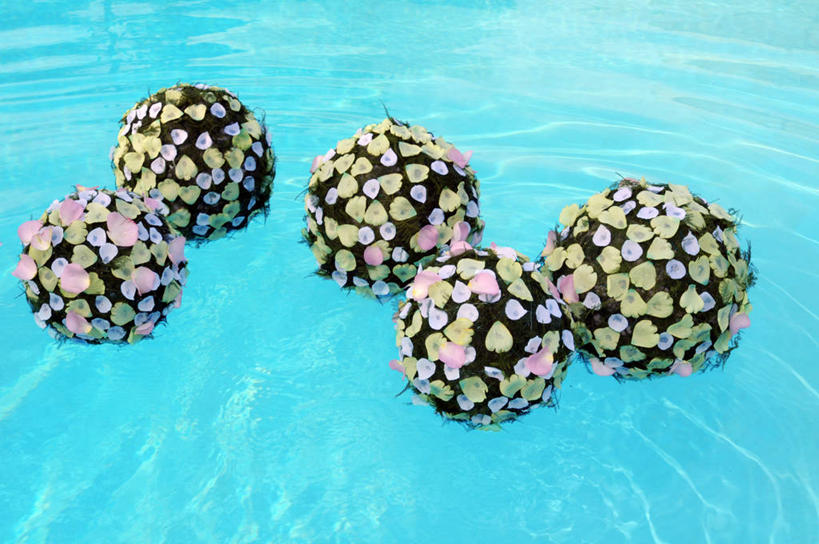 无人,游泳池,横图,室外,白天,水,意大利,五个,许多,漂浮,庆祝,花瓣,插花,球体,摄影,撒丁岛,想法,阿尔盖罗,彩图