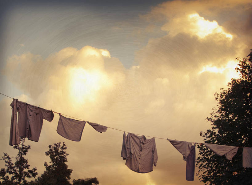 无人,家庭,横图,室外,德国,一排,吊挂,悬挂,整齐,云,挂,树,排列,洗衣服,黄昏,晾衣服,温暖,温馨,一家人,线绳,摄影,和睦,队列,衣夹,烘干,彩图,融洽,家务劳动