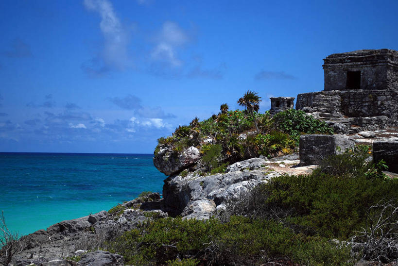 无人,横图,室外,白天,海洋,建筑,墨西哥,水平线,云,历史,废墟,树,天空,自然,摄影,宁静,考古学,拉丁美洲,玛雅文明,肯他纳罗,尤卡坦州,图伦,岩石,彩图