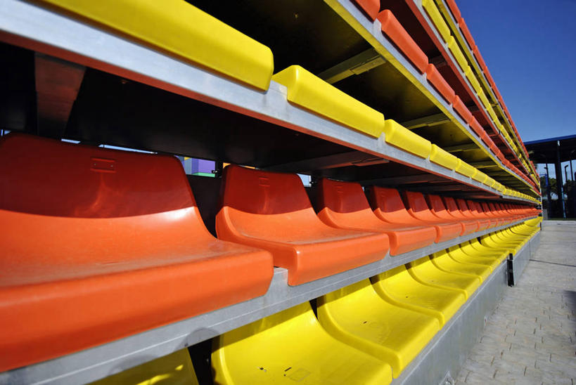 无人,横图,室外,白天,西班牙,一排,整齐,体育场,座位,排列,黄色,橙色,摄影,宁静,队列,阿利坎特,彩图