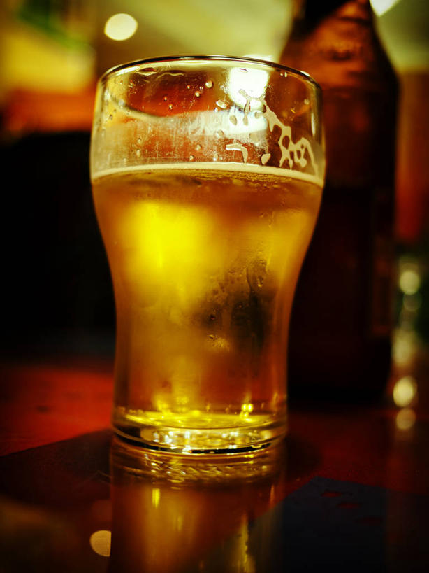 无人,竖图,室内,特写,新西兰,透明,反射,饮食,啤酒杯,啤酒瓶,摄影,彩图