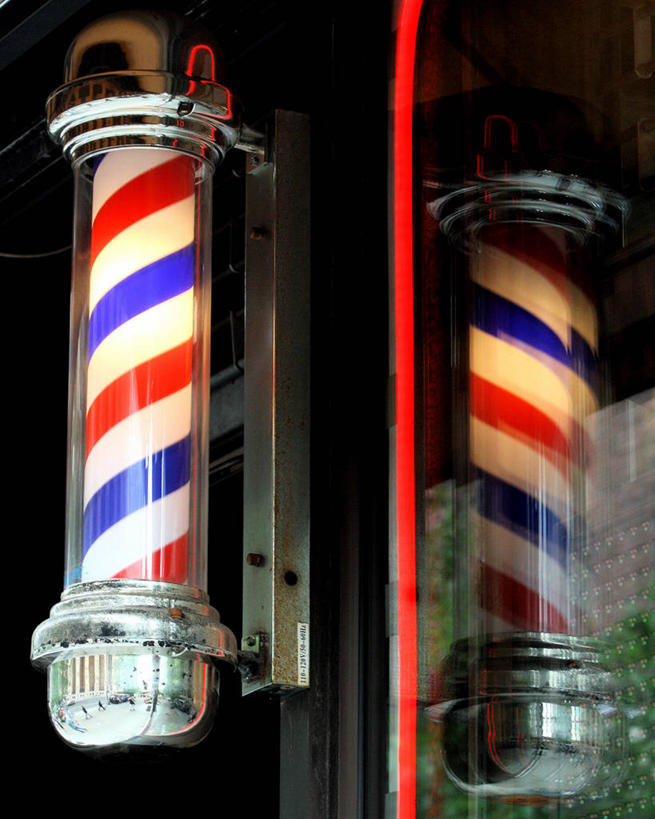 无人,商店,竖图,室外,白天,纽约,美国,条纹,反射,标志,文字,标识,商铺,招牌,红色,蓝色,白色,零售,摄影,理发店,照亮,身份,美发店,美容店,纽约州,市肆,商号,彩图,店铺,传统文化