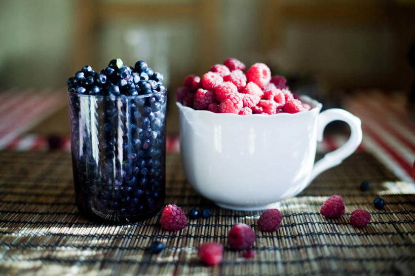 无人,横图,室内,桌子,蓝莓,日光,俄罗斯,首都,杯,饮食,白色,覆盆子,摄影,多样,清新,选择,健康食物,莫斯科,玻璃杯,彩图