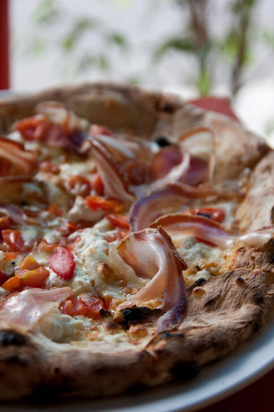 奶酪,无人,竖图,特写,新加坡,意大利食品,首都,饮食,盘子,快餐,摄影,清新,莫扎瑞拉奶酪,比萨饼,新加坡市,熏猪肉,樱桃番茄,彩图