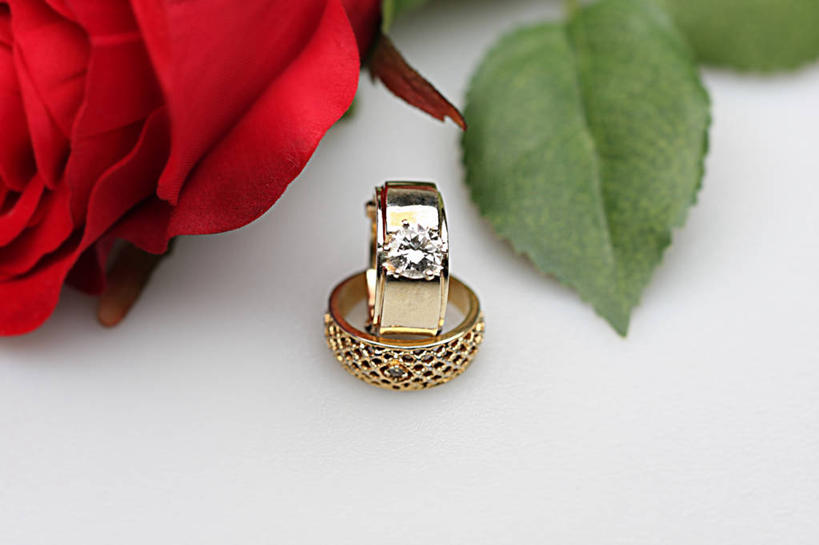 无人,横图,特写,白色背景,叶子,美国,准备,庆祝,结婚戒指,摄影,华贵,钻石戒指,彩图,影棚拍摄,爱