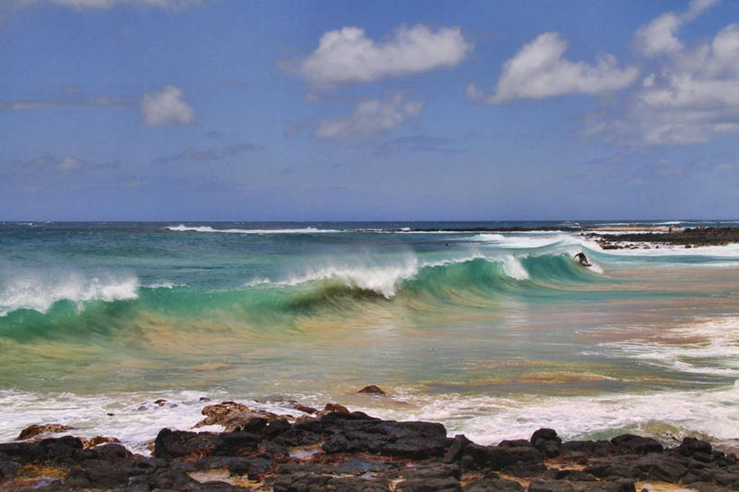 冲浪,一个人,横图,室外,白天,海洋,美国,溅,水平线,云,破坏,天空,自然,波浪,摄影,考艾岛,夏威夷群岛,太平洋岛屿,岩石,彩图