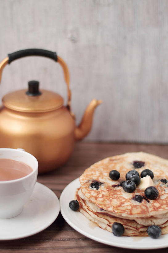 无人,竖图,室内,特写,白天,蓝莓,水果,科威特,堆叠,黄油,杯,饮食,盘子,茶壶,摄影,部分,清新,波斯湾,茶杯,彩图,薄烤饼