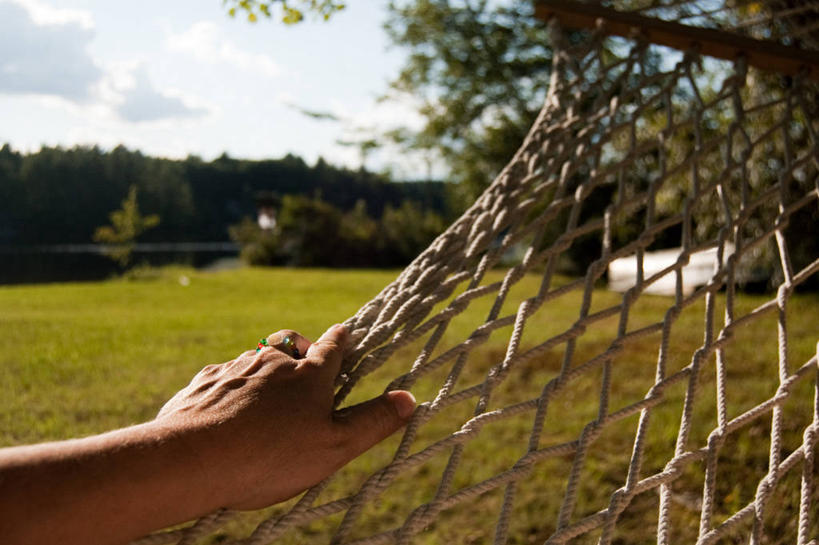 手,一个人,横图,室外,特写,白天,懒惰,吊床,美国,草,树,夏天,休息,放松,摄影,部分,彩图,独处