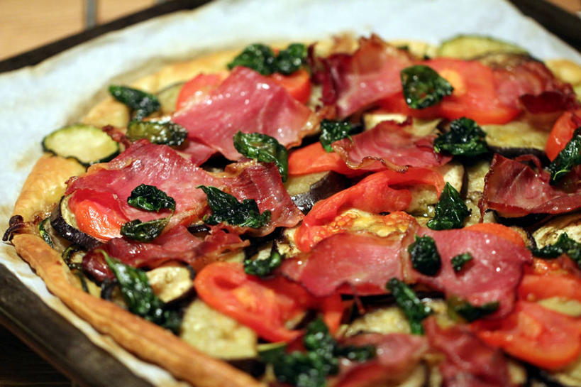 点心,面包,无人,横图,室内,特写,蔬菜,德国,切开,食品,面点,餐盘,吐司,饮食,食物,糕点,切,摄影,法式面包,清新,剖面,吐司面包,红肉,切面,奶酥,健康食物,熏猪肉,彩图,多士,听型面包,装饰菜