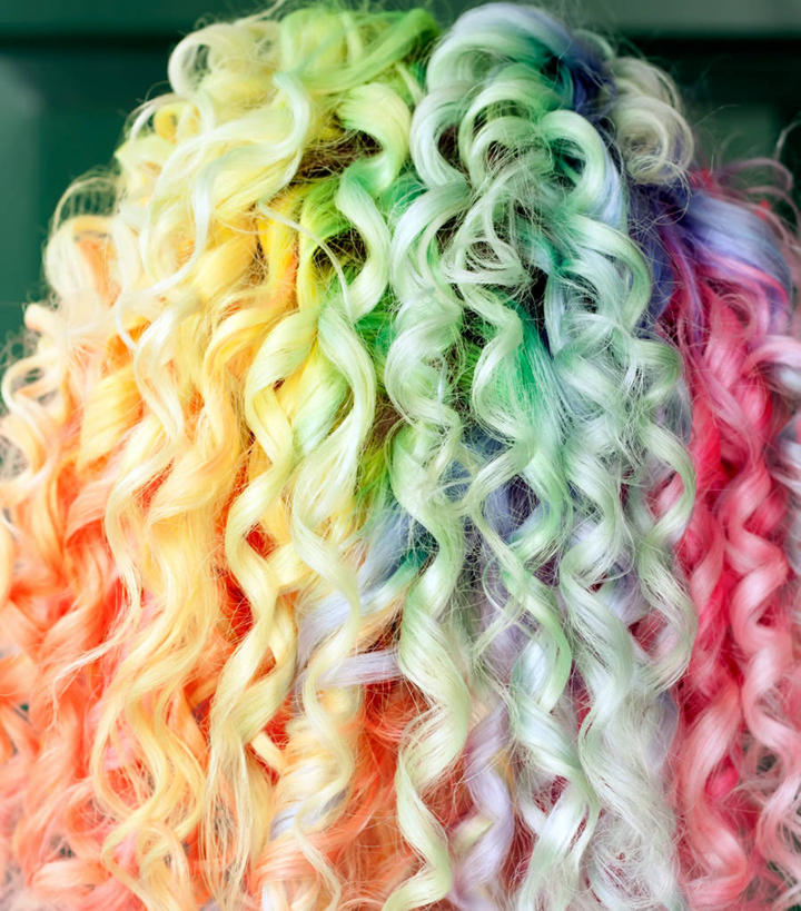 西方人,成年人,中年人,头发,一个人,竖图,室内,特写,时尚,欧洲,美国,欧洲人,仅一个女性,仅一个人,背面,仅一个中年女性,摄影,多样,染发,女人,女性,中年女性,白种人,彩图