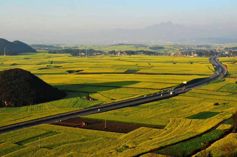 无人,横图,室外,旅游,度假,农业,农作物,美景,山,路,汽车,景观,田地,娱乐,天空,自然,油菜花,享受,休闲,景色,放松,运输,摄影,宁静,自然风光,罗平,彩图