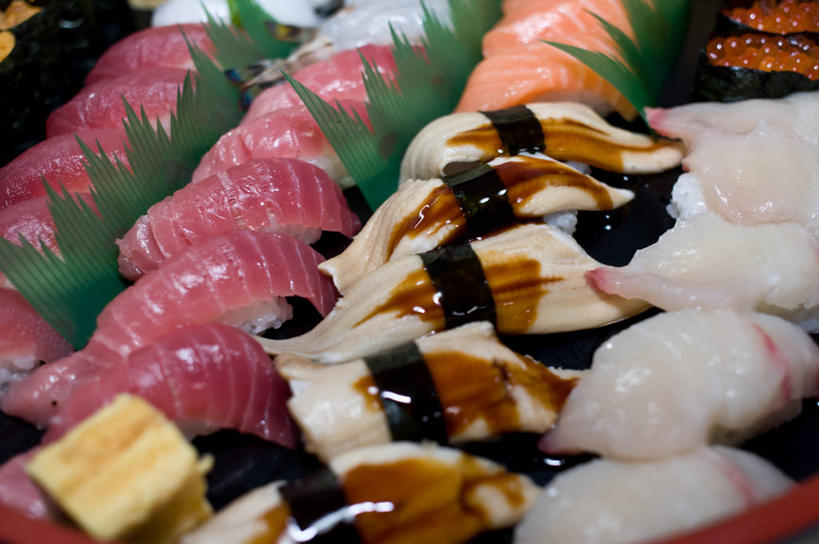 寿司,无人,横图,室内,特写,东京,日本,一排,许多,日本文化,整齐,日本料理,食品,首都,很多,饮食,排列,摄影,队列,清新,海产,彩图