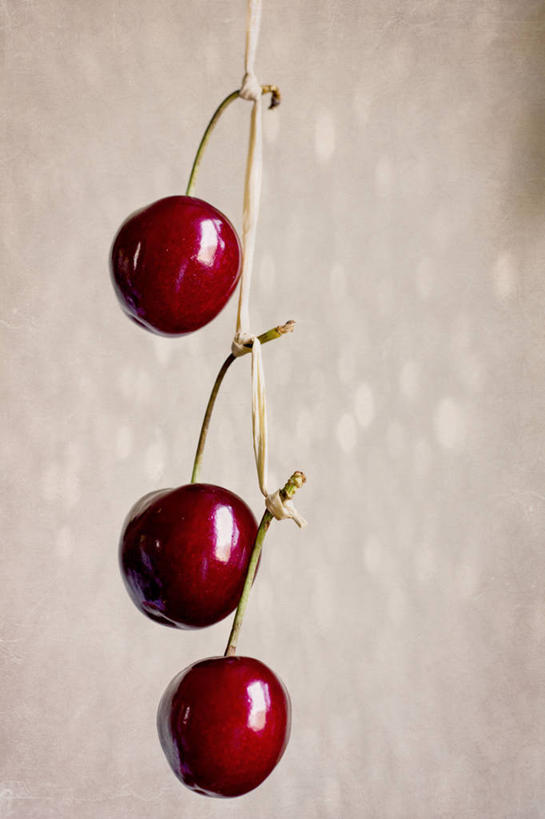 无人,竖图,室内,特写,樱桃,水果,西班牙,吊挂,悬挂,挂,三个,绳子,摄影,清新,健康食物,想法,大西洋群岛,彩图