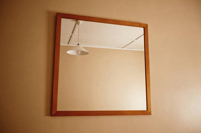 无人,横图,室内,白天,镜子,澳大利亚,吊挂,悬挂,反射,正方形,墙,挂,摄影,电,电灯泡,简单,南澳大利亚,彩图