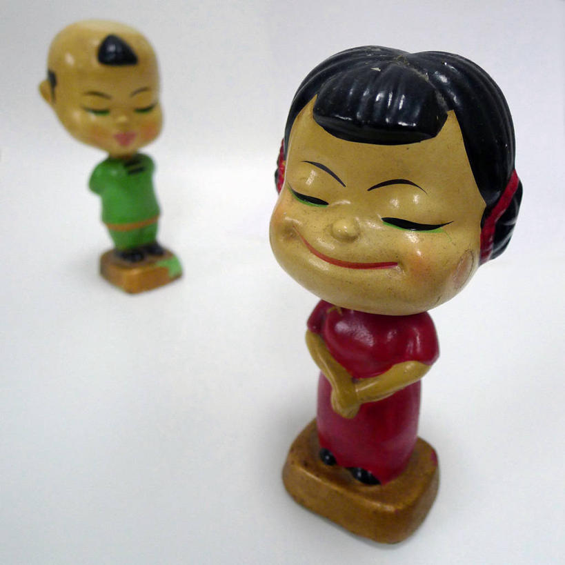 无人,方图,特写,白色背景,玩具,英国,标志,符号,娃娃,古典,标识,两个,摄影,简单,性别符号,美术工艺,牛津郡,彩图,影棚拍摄,男性符号,传统文化