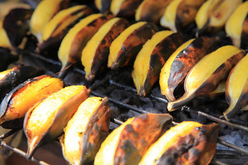 无人,横图,室外,特写,白天,香蕉,水果,曼谷,泰国,一排,许多,整齐,油炸,市场,首都,很多,饮食,排列,零售,摄影,队列,清新,健康食物,烤肉架,彩图