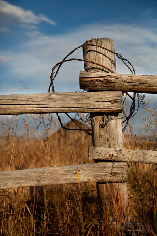 无人,竖图,室外,白天,美国,木制,篱笆,云,杆,天空,摄影,保护,怀俄明,杰克逊霍尔,彩图,带刺铁丝网